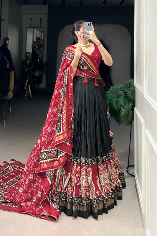Patola-Inspired Ruby & Onyx Traditional Set