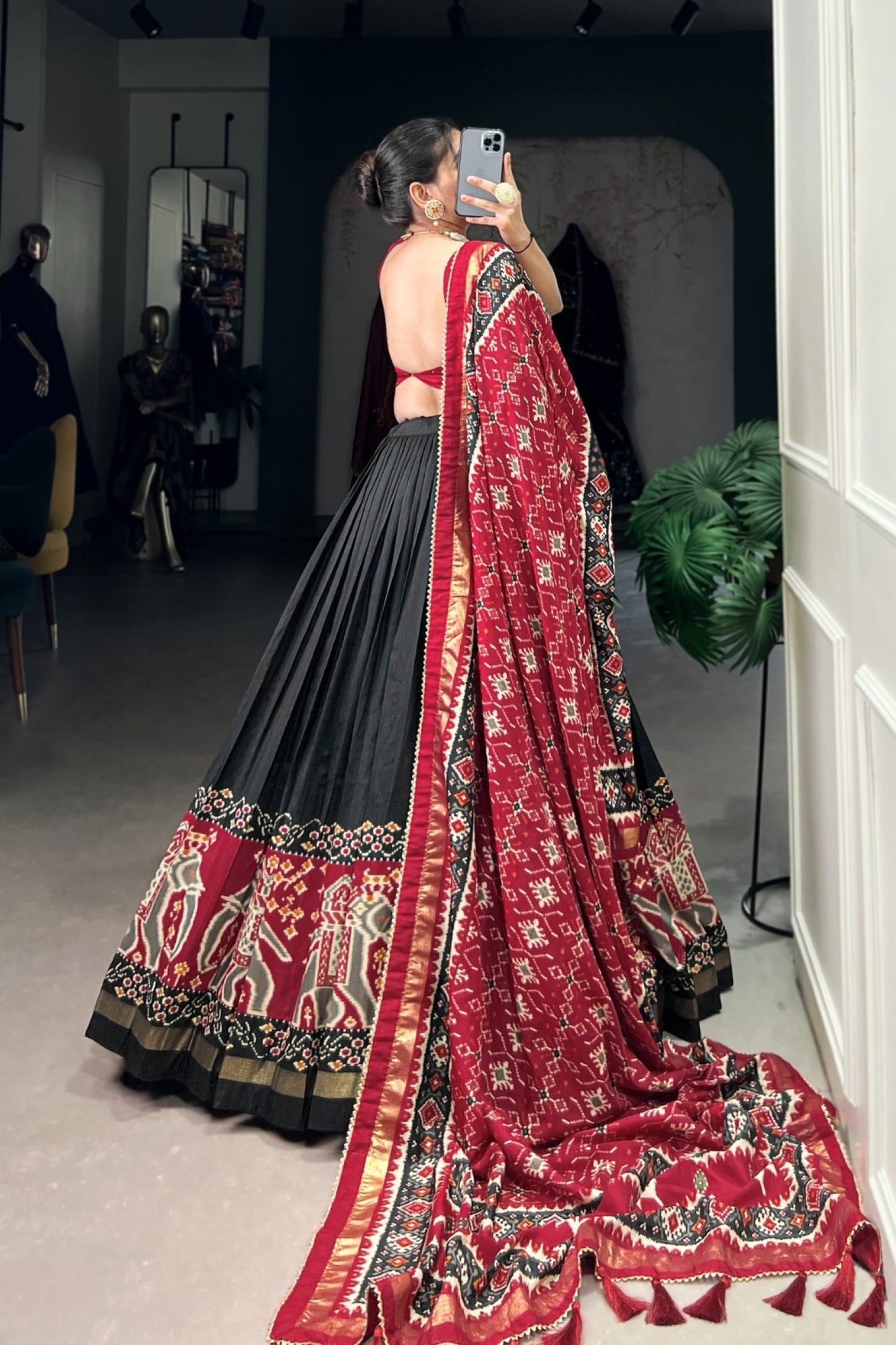 Patola-Inspired Ruby & Onyx Traditional Set